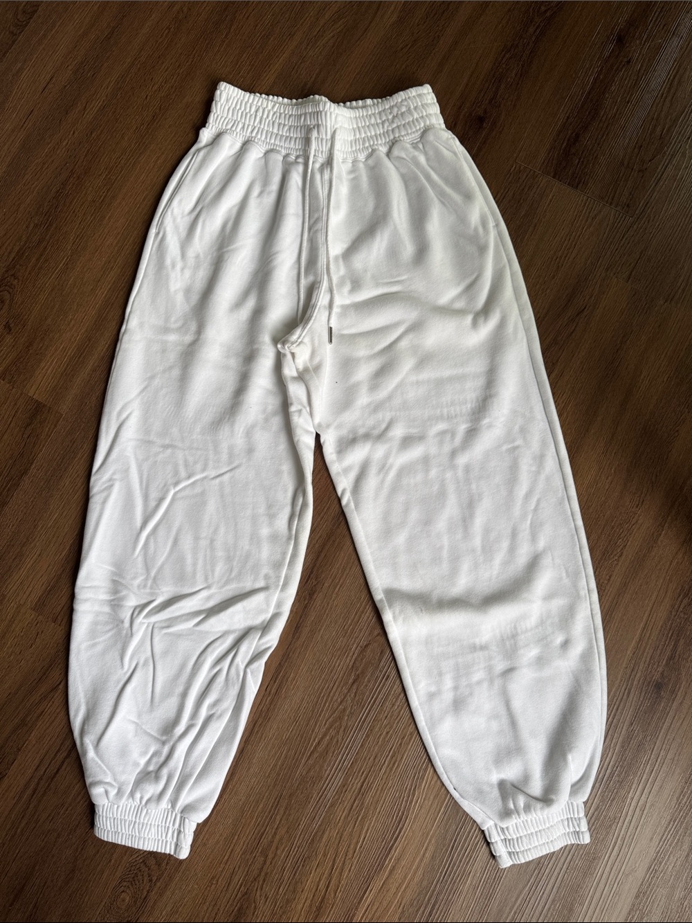 Abercrombie & Fitch Women’s White Joggers (NWT) Size M